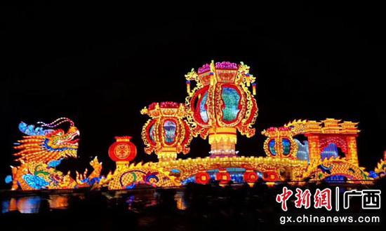 图为灯展活动现场。冯丹丹 摄 图为灯展活动现场。冯丹丹 摄