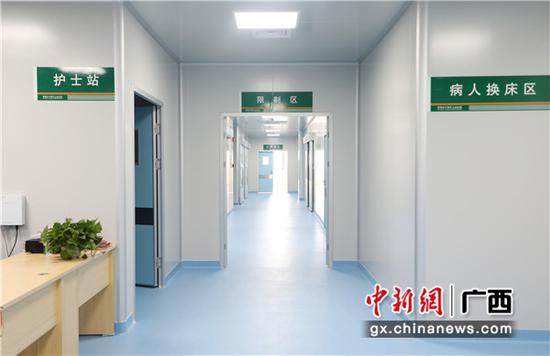 干净整洁的手术室 干净整洁的手术室