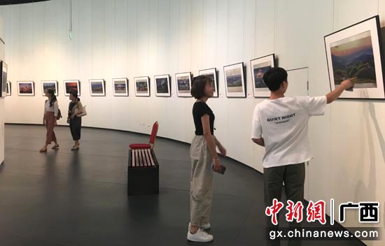 “壮美广西"2019年广西文化旅游摄影展9月11日在广西美术馆开展。 “壮美广西"2019年广西文化旅游摄影展9月11日在广西美术馆开展。