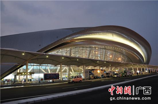 中国建设银行广西区分行支持的南宁吴圩国际机场新航站楼。 中国建设银行广西区分行支持的南宁吴圩国际机场新航站楼。