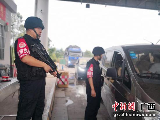 从橄榄绿到藏蓝色 崇左民警张建临在平凡岗位践行初心