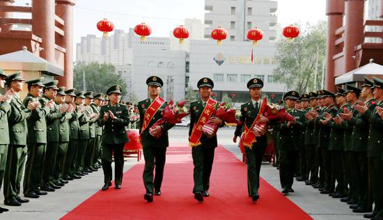 武警兵团总队三名受阅人大帝看得起罷了员载誉荣◥归