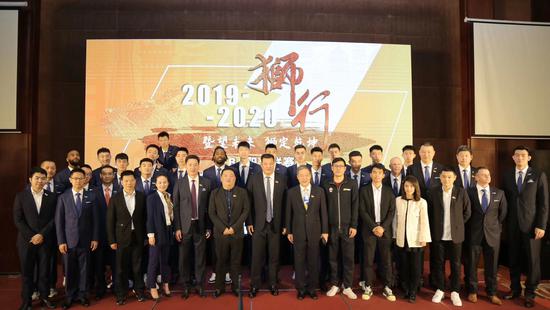 在发布会上浙江广厦控股篮球队介绍了2019-2020赛季球队的相关情况