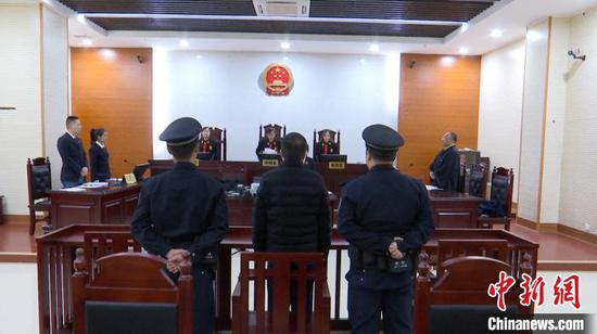 图为庭审现场。 孔金花 摄 图为庭审现场。 孔金花 摄