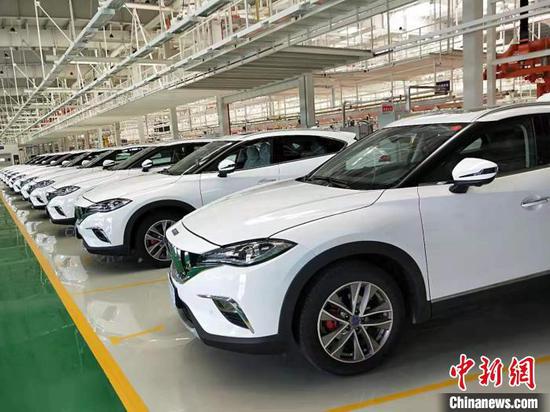 图为贵港新能源汽车生产车间。 杨志雄 摄