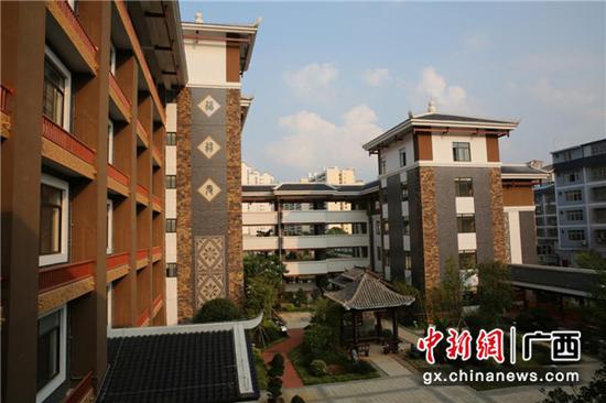 崇左市社會福利院2號老年養護樓已完工,即將投入使用。 崇左市社會福利院2號老年養護樓已完工,即將投入使用。