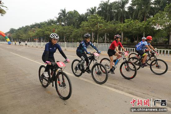 百余车手角逐2019“中国第一路”龙州红途国际山地自行车越野赛