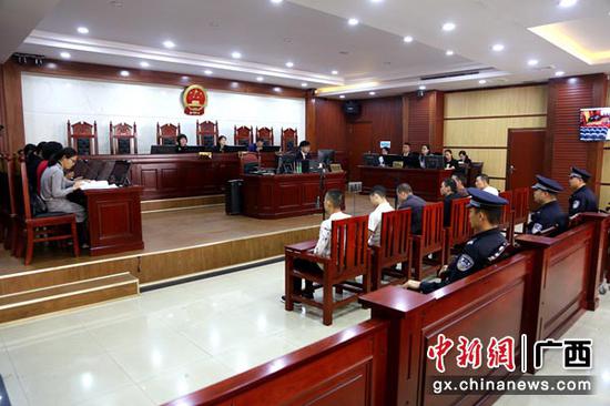 图为庭审现场。法院供图 图为庭审现场。法院供图
