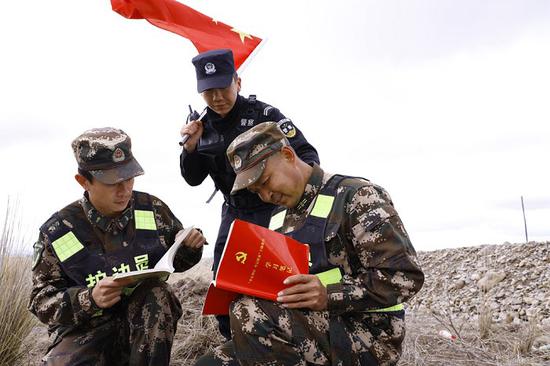 塔城边境管理支队在边境一线掀起学习宣传党的十九届四中全会精神热潮