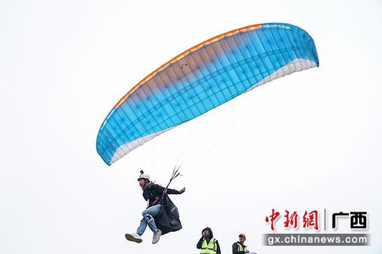 图为赛事现场。陈冠言 摄 图为赛事现场。陈冠言 摄