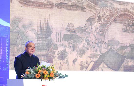 图为：中国美术学院院长许江在作主旨发言。李晨韵 摄