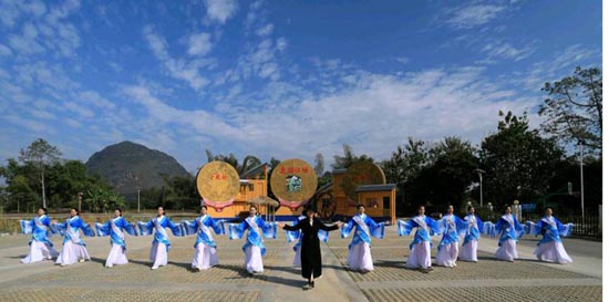 凭祥有多少人口_广西凭祥有车东兴(3)