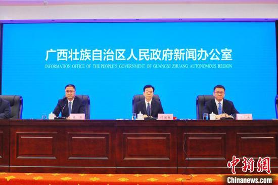 图为新闻发布会现场 钟欣 摄 图为新闻发布会现场 钟欣 摄