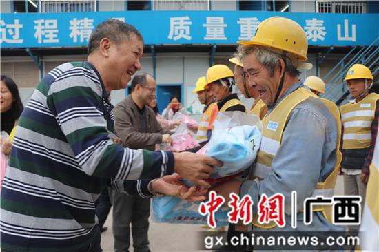郑雄飞 摄 郑雄飞 摄