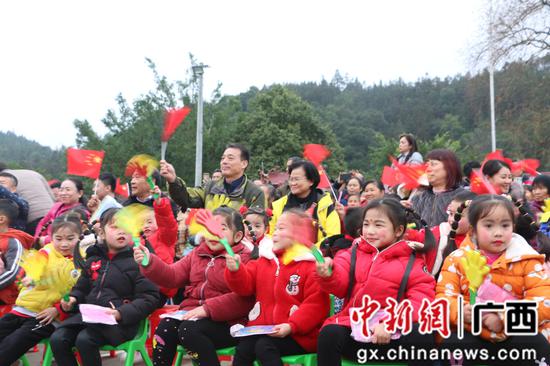 图为活动现场。韦学剑 摄