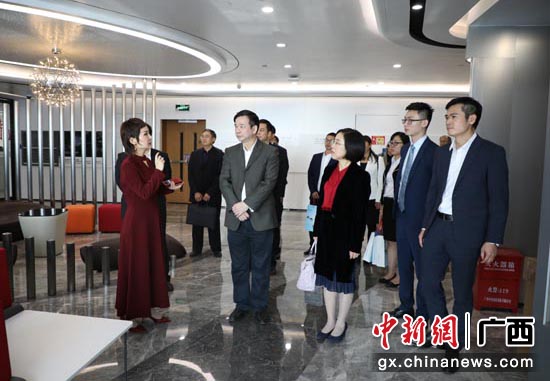 广西电力职业技术学院一行参访华为广西代表处