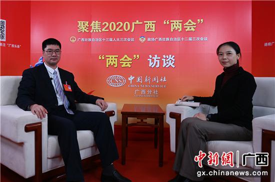 广西凭祥市市长武晓辉接受中新社专访