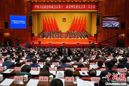 1月14日,中国人民政治协商会议第十二届贵州省委员会第三次会议在贵阳开幕。 瞿宏伦 摄 1月14日,中国人民政治协商会议第十二届贵州省委员会第三次会议在贵阳开幕。 瞿宏伦 摄