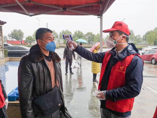 浙江天台防疫志愿者:平凡的人也可以不平凡