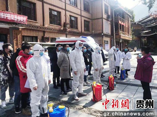 景区工作人员接受消毒培训 景区工作人员接受消毒培训