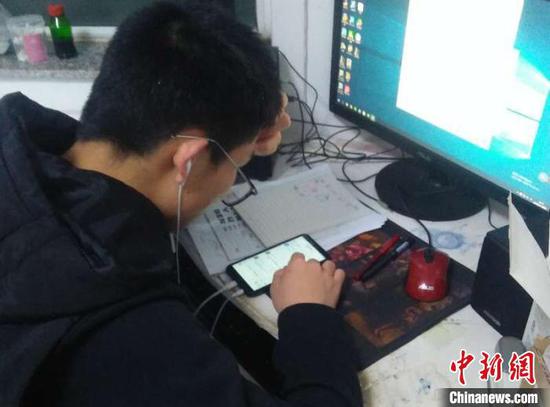 新疆兵团：“远程直播课堂”助高三学子备战高考