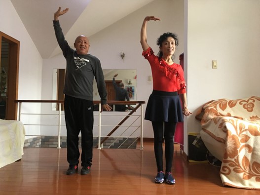 湖州市民积极防控战疫情 花样度过宅时光