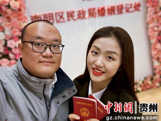生活中的两人。 生活中的两人。