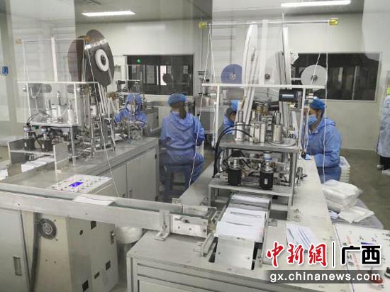 广西北仑河医疗卫生材料有限公司作为全国性重点物资保障企业正在抓紧安排生产。