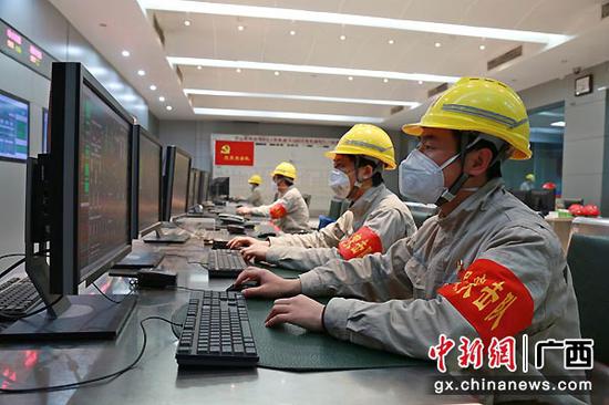同心协力,抗击疫情。郭光前 摄 同心协力,抗击疫情。郭光前 摄