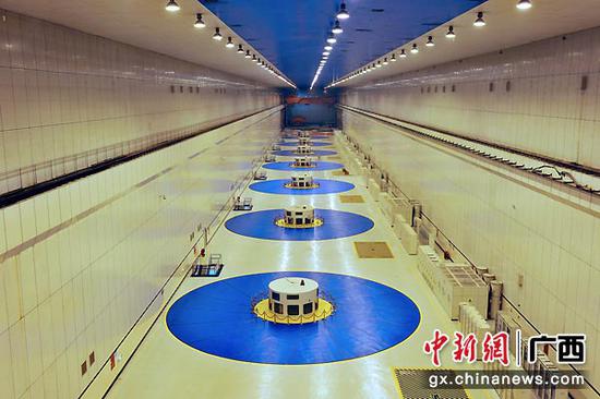 图为龙滩水力发电厂地下厂房。潘炳康 摄 图为龙滩水力发电厂地下厂房。潘炳康 摄