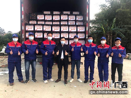 物资装载完毕,即将发车出发。 物资装载完毕,即将发车出发。