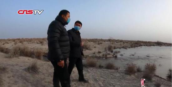 新疆孔雀河中下游首次冬季输水 为荒漠“解渴”