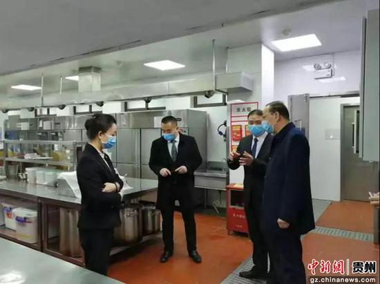 酒店集团党委书记、董事长、总经理祝胜修检查疫情防控情况