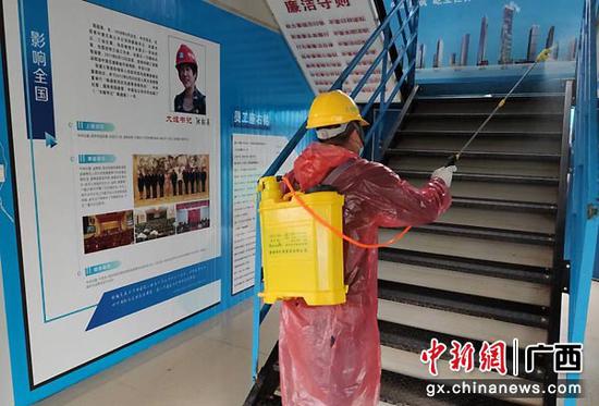 图为每日两消毒。 图为每日两消毒。