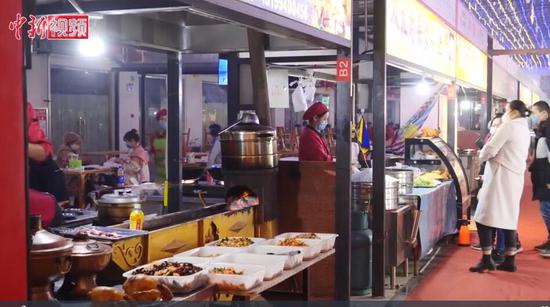 新疆夜市陆续开业 食客:感觉生活真美好