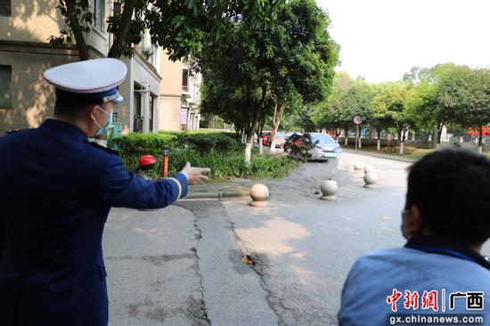 设置可移动的路障。 设置可移动的路障。