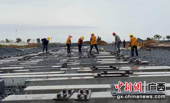 北海铁山港1-4号泊位铁路专用线工程施工现场