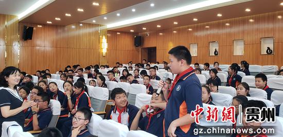 图为活动现场 图为活动现场