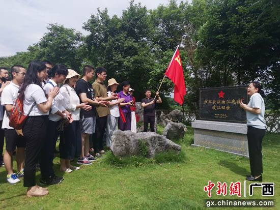 南溪山医院党员到全州开展红色教育主题党建活动