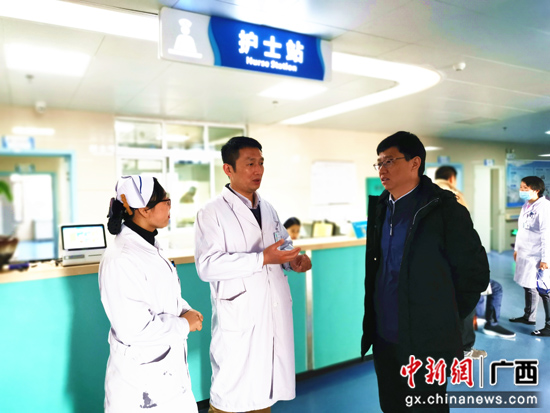 用简单实惠的方法解除患者病痛是我的追求 记南溪山医院共产党员、中医专家阳绍华
