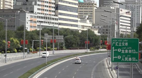 探访乌鲁木齐小区:物资充足价格稳定
