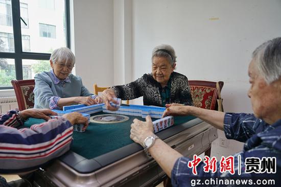 贵阳观山湖区养老服务中心娱乐室。
