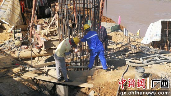 锦江象州东融绿色建材产业园码头项目施工。翟李强 摄