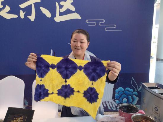 �����ֹ�����չʾ��Ⱦ���ա� ͯЦ�� ��