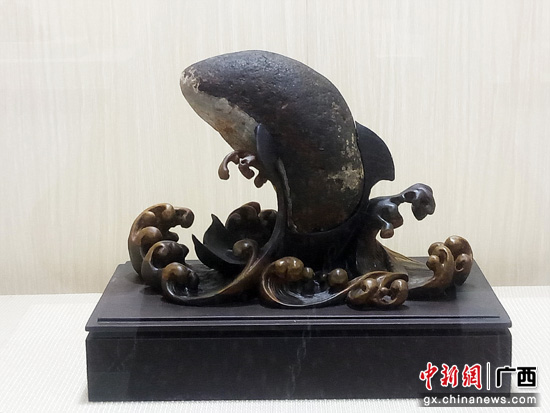 图为海豚造型的奇石.中新社记者黄艳梅 摄