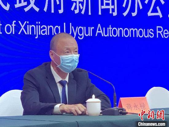 (抗擊新冠肺炎)烏魯木齊飛機場高鐵站嚴把“出入關”