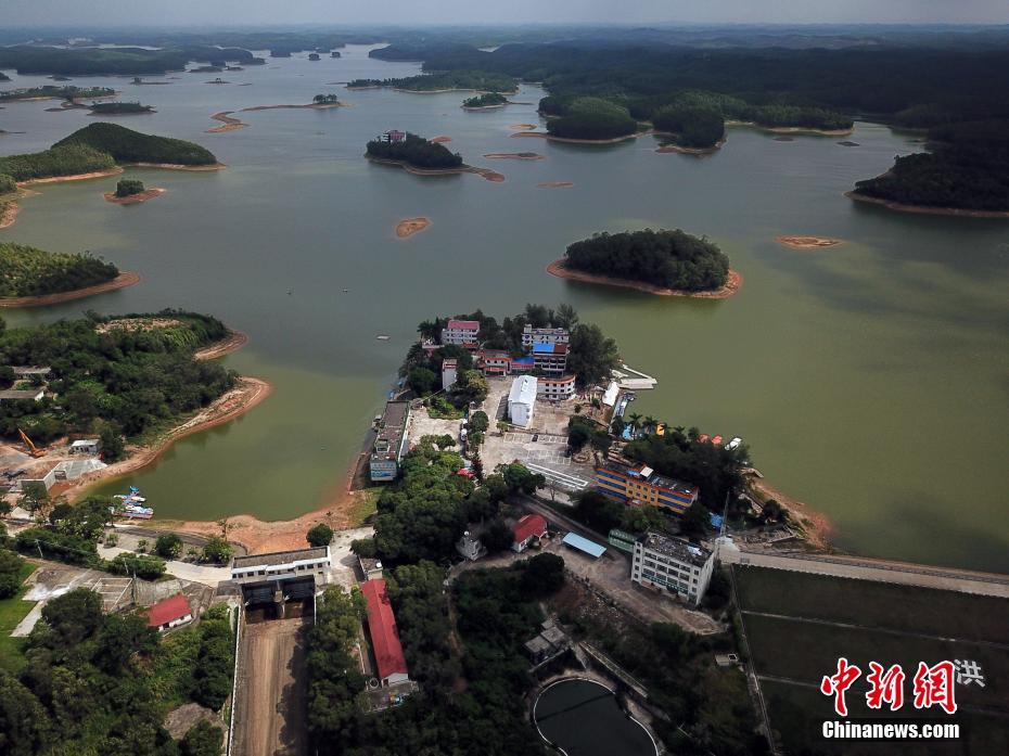 星岛湖位于北海市合浦县西北部24公里处的洪潮江水库,距离北海市区50