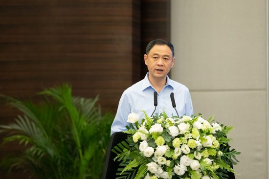 刘海波在签约暨开工仪式上致辞 刘海波在签约暨开工仪式上致辞