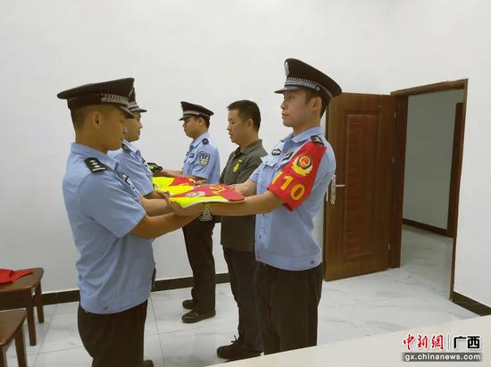 梧州龙圩警方推行“五小练兵法”争当基层标杆