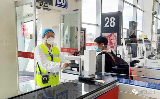 乌鲁【木齐国际机场提示:防护用品如何带进入机场需准备?